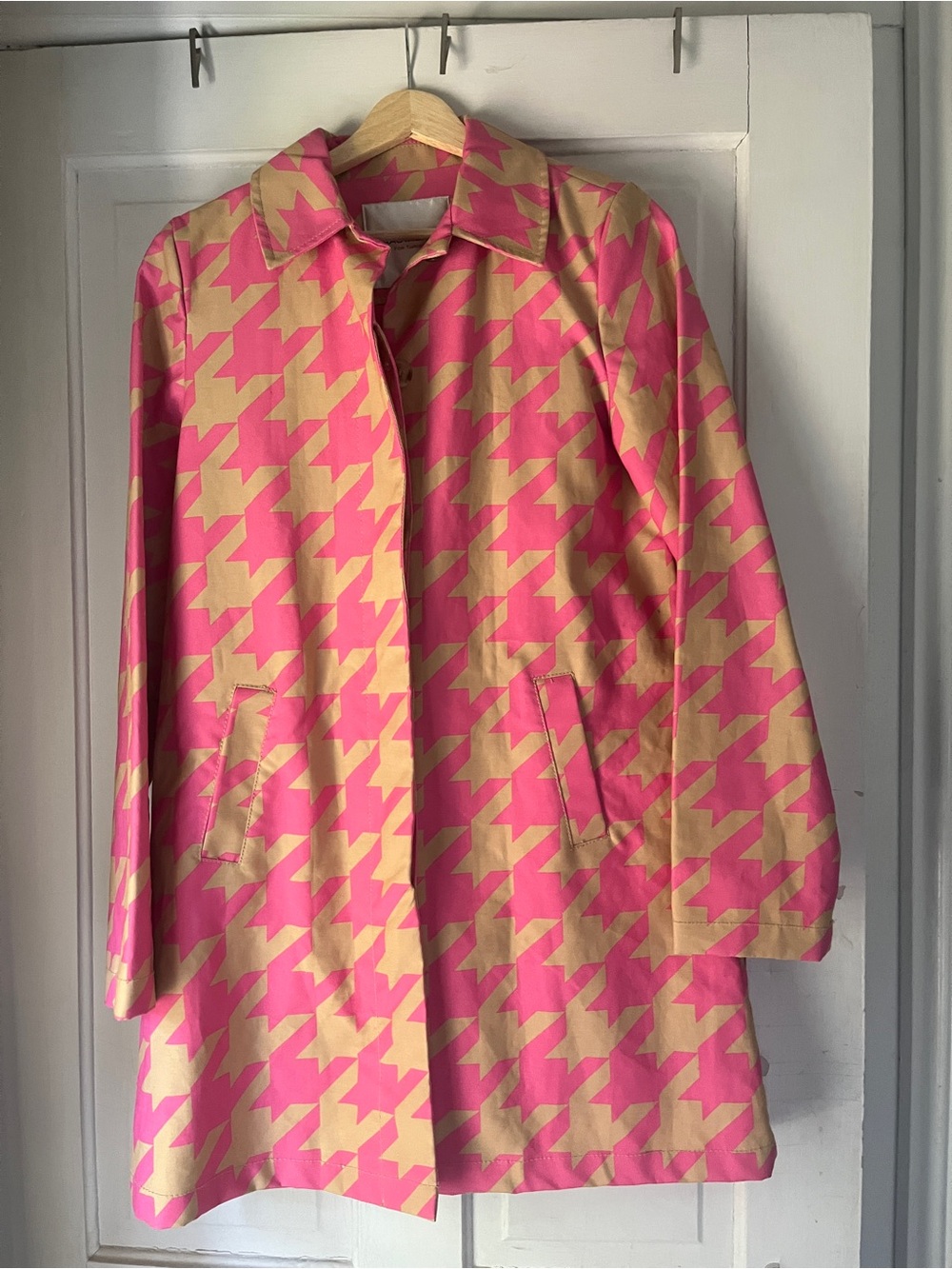 Isaac Mizrahi Pink and Tan Houndstooth Trench Coat